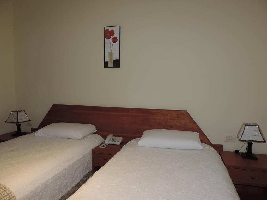 Hotel Domingo Savio Encarnacion Ruang foto